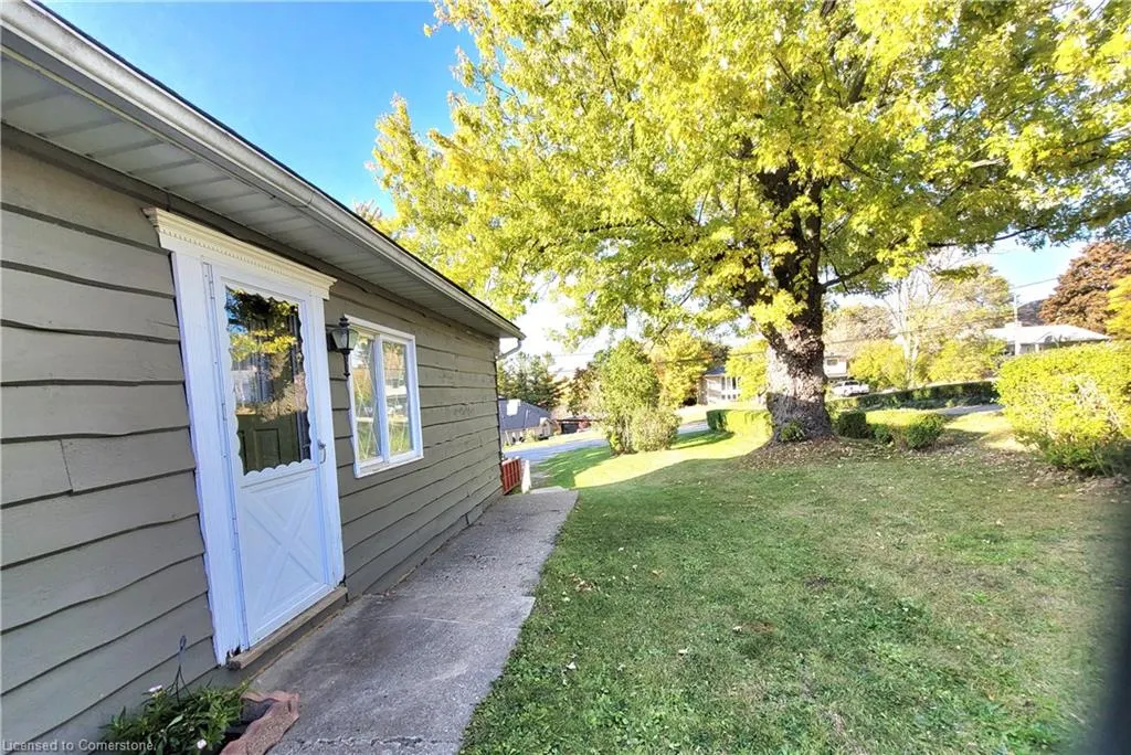 111 Riverbank Drive N