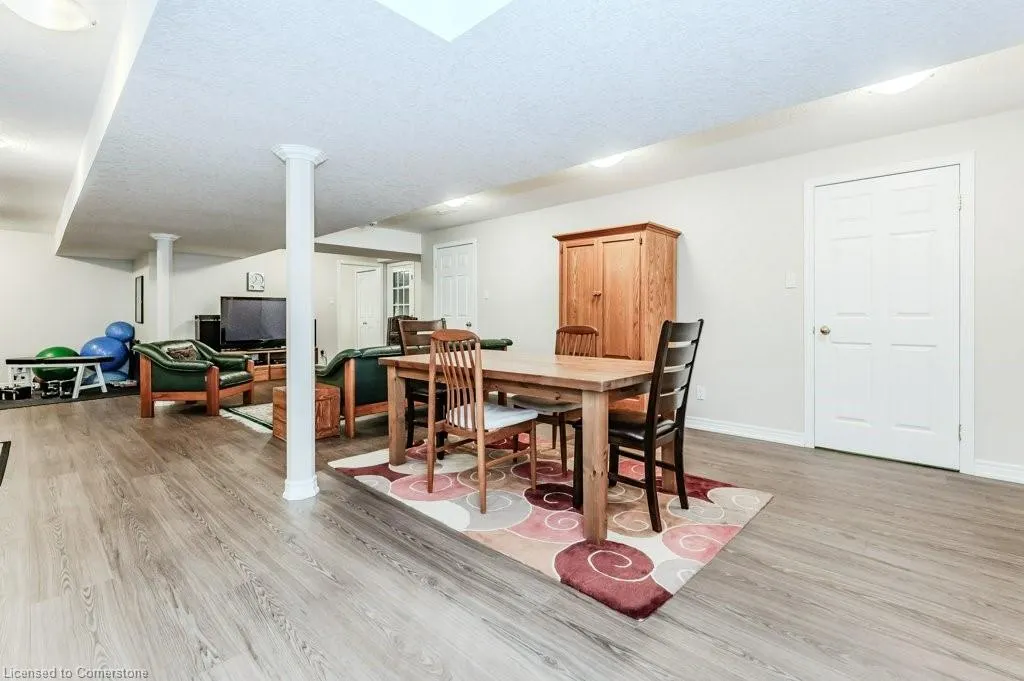 219 Corrie Crescent