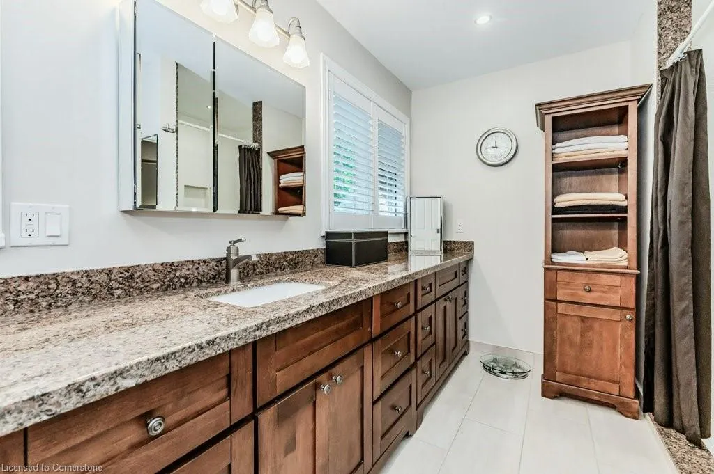 219 Corrie Crescent