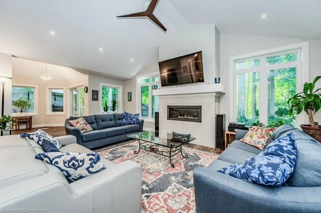 219 Corrie Crescent