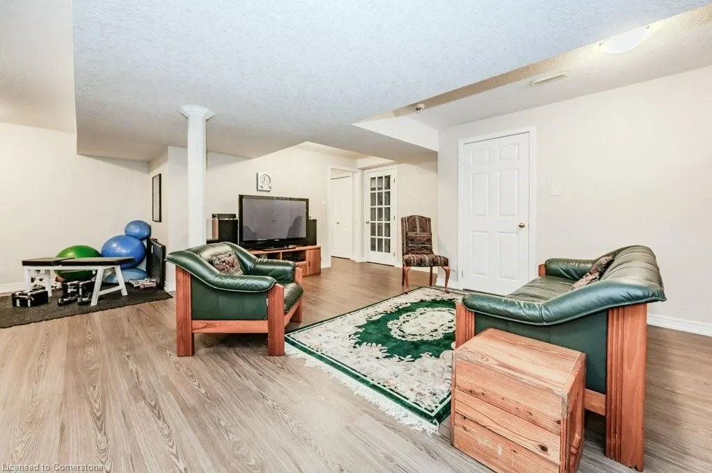 219 Corrie Crescent