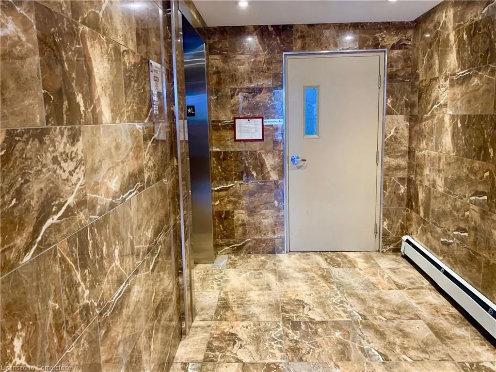 886 Golf Links Road, #104