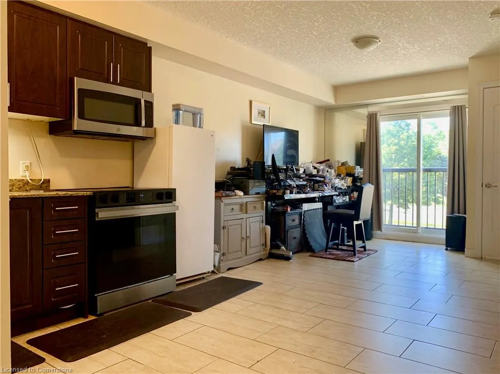 886 Golf Links Road, #104