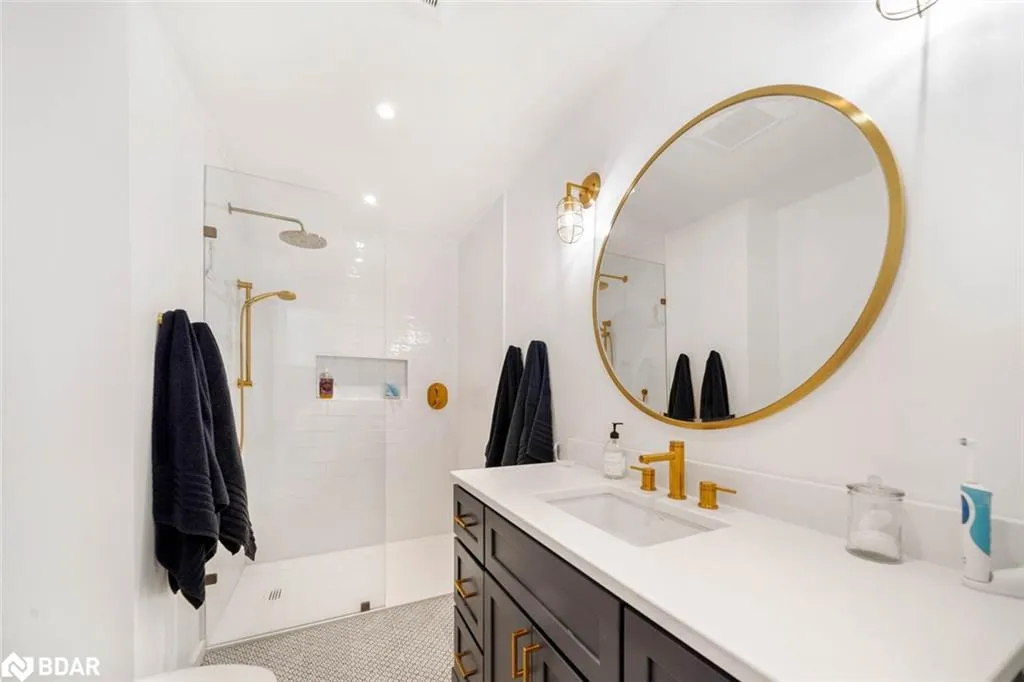 562 Oxbow Crescent, #2