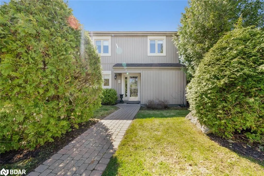 562 Oxbow Crescent, #2