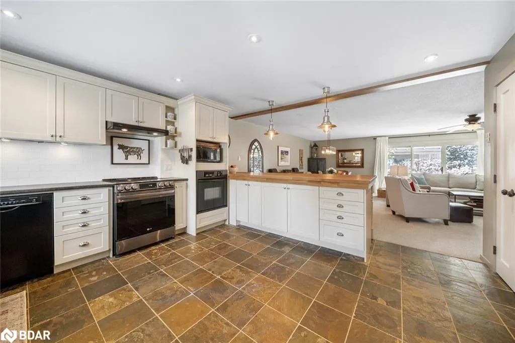 562 Oxbow Crescent, #2