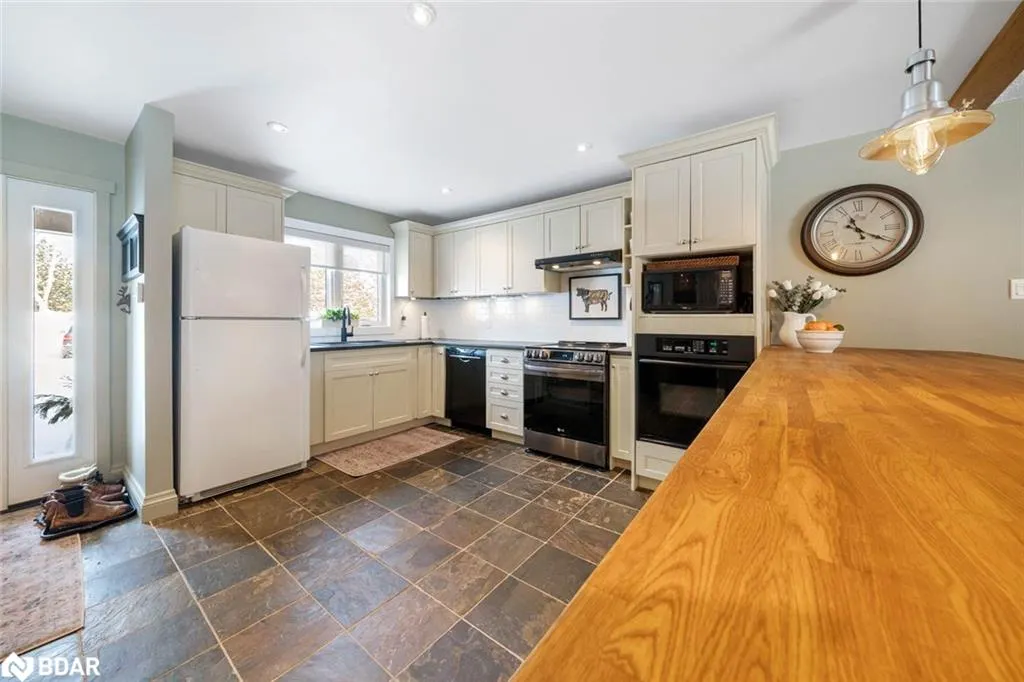 562 Oxbow Crescent, #2
