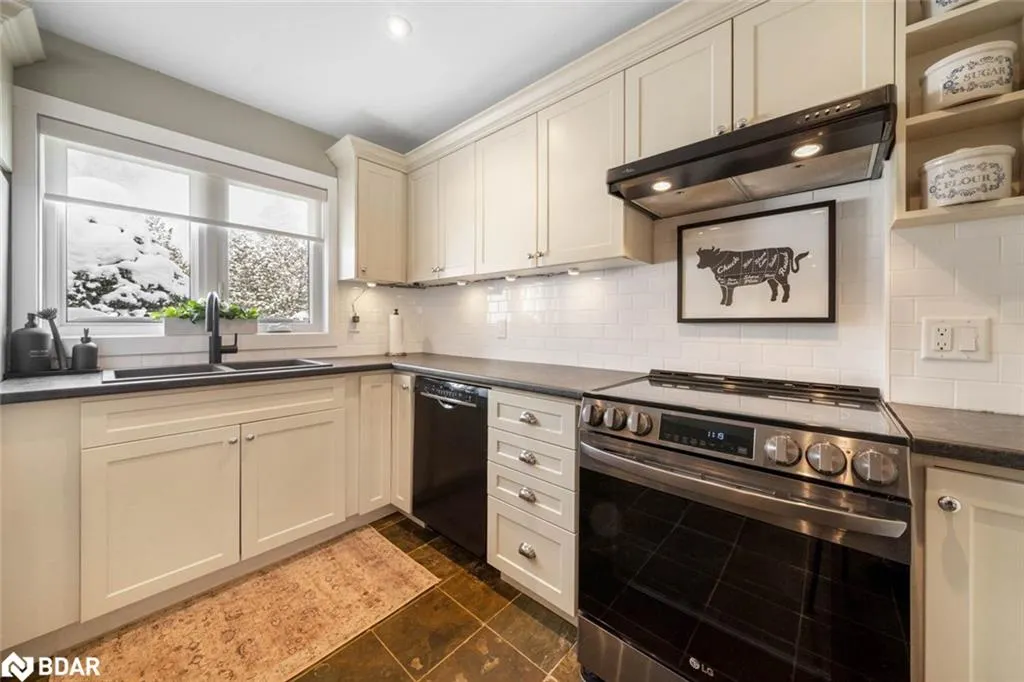 562 Oxbow Crescent, #2