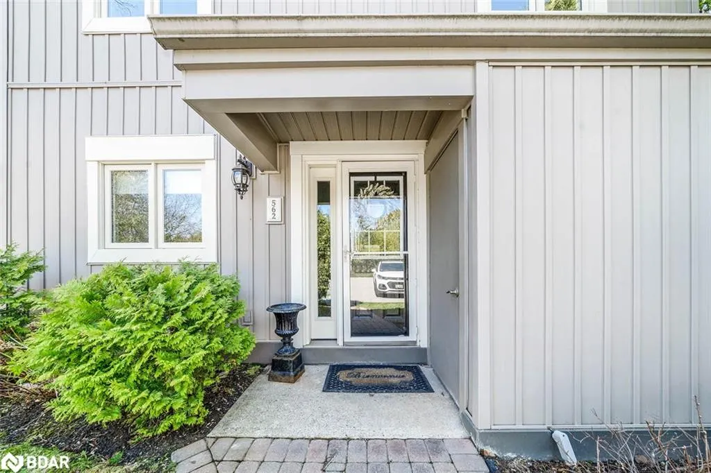 562 Oxbow Crescent, #2