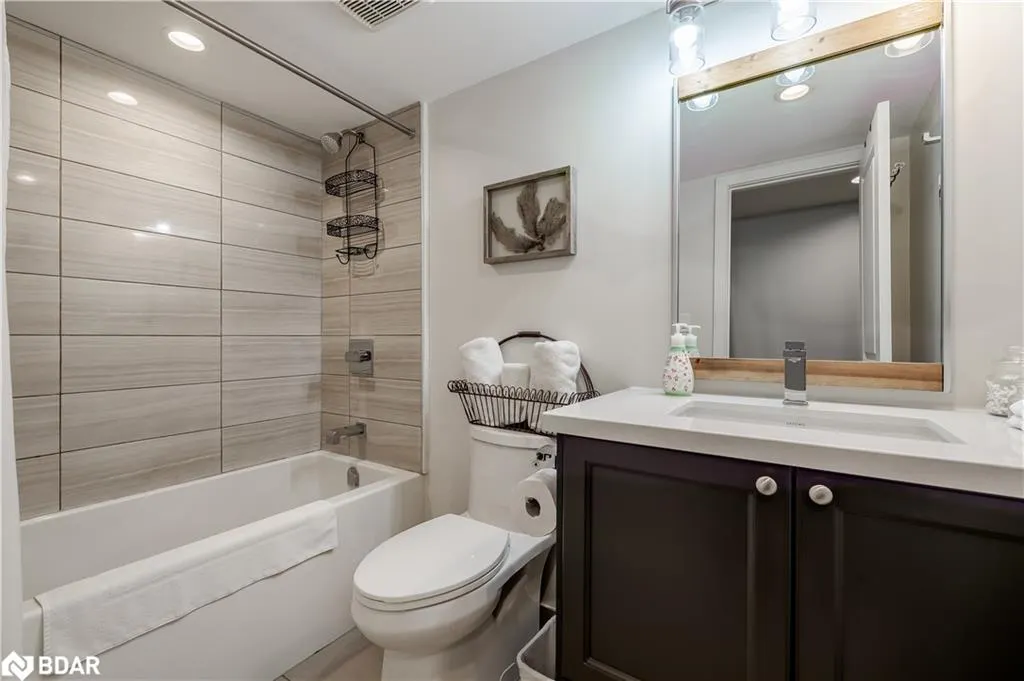 80 Horseshoe Valley Boulevard, #302