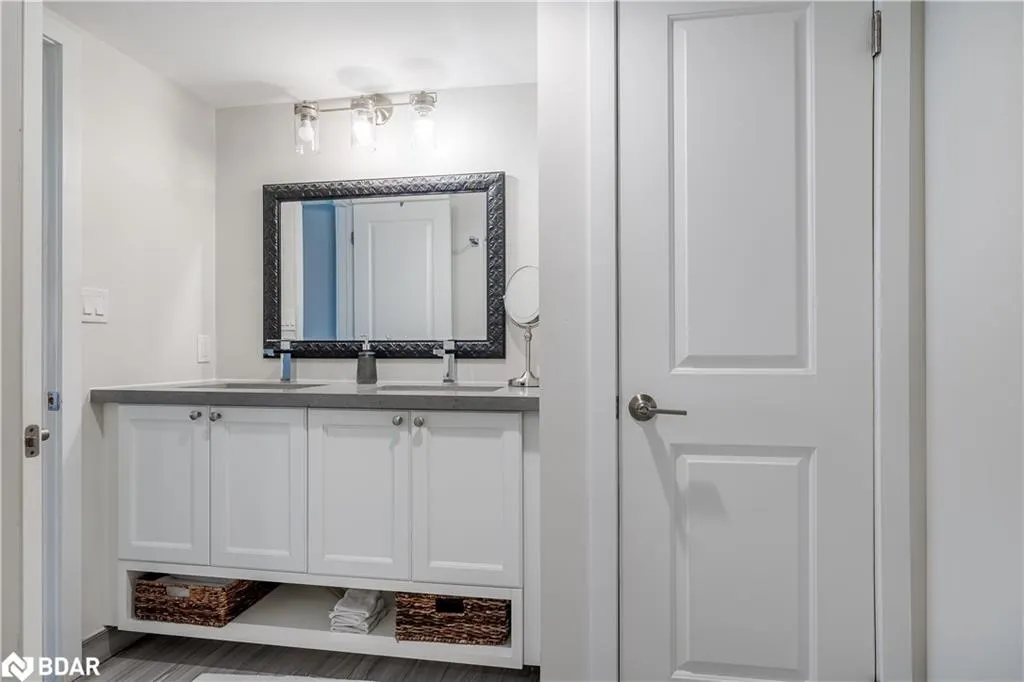 80 Horseshoe Valley Boulevard, #302