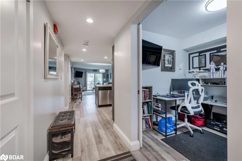 80 Horseshoe Valley Boulevard, #302