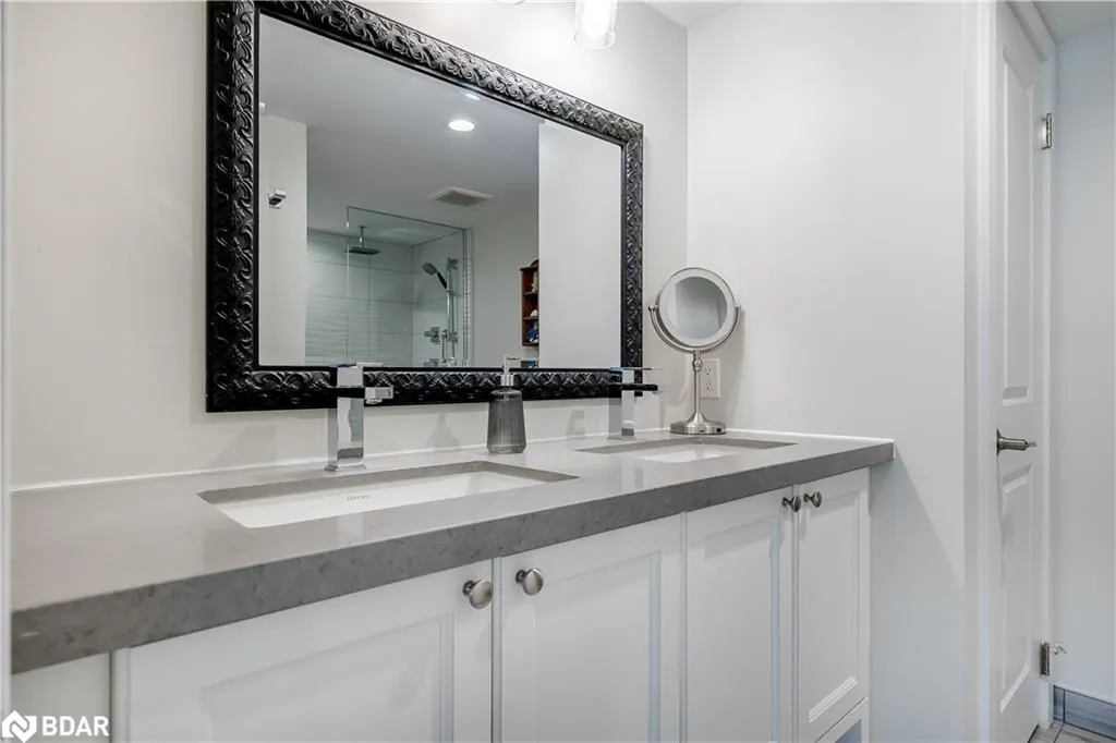 80 Horseshoe Valley Boulevard, #302