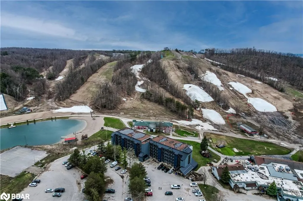 80 Horseshoe Valley Boulevard, #302