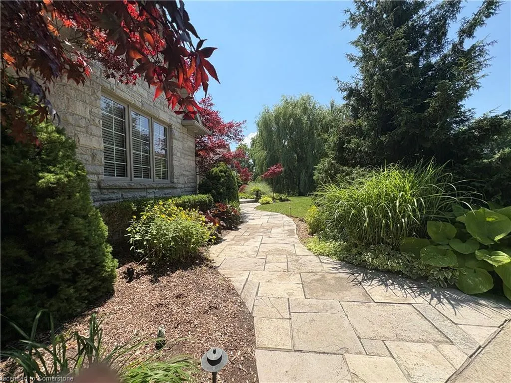27 Sun Avenue
