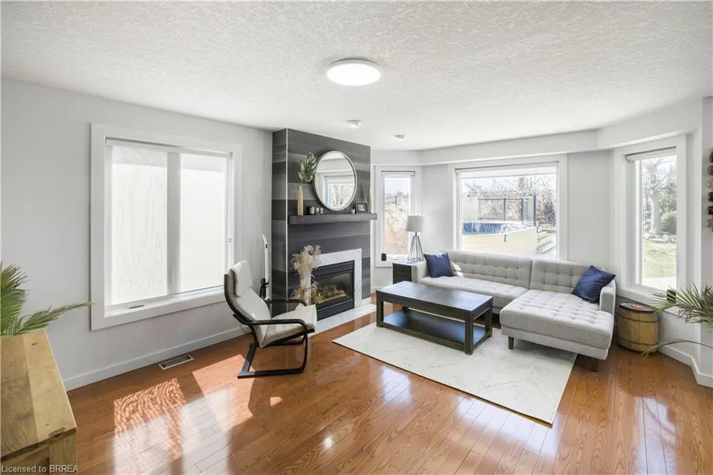 67 Wadsworth Crescent
