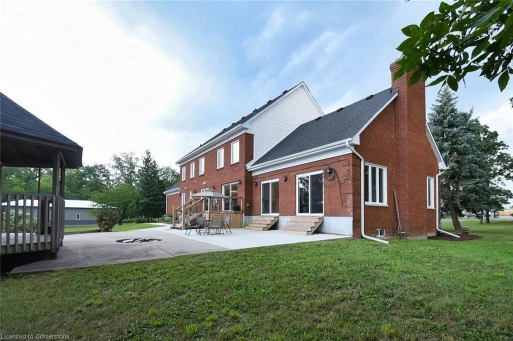 237 Highland Road E