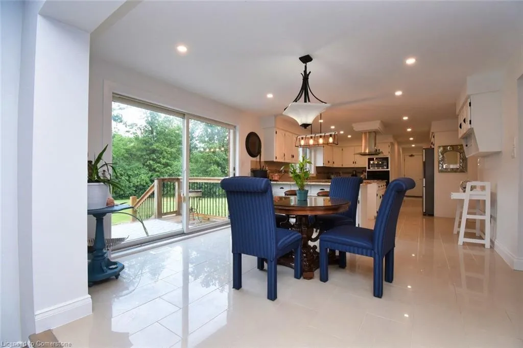 237 Highland Road E