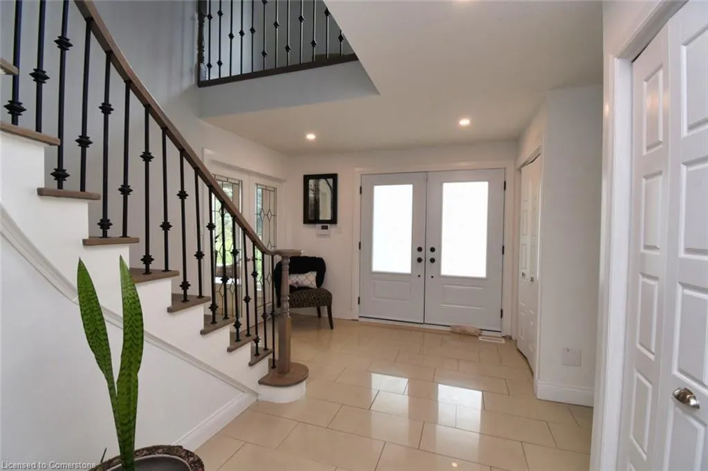 237 Highland Road E