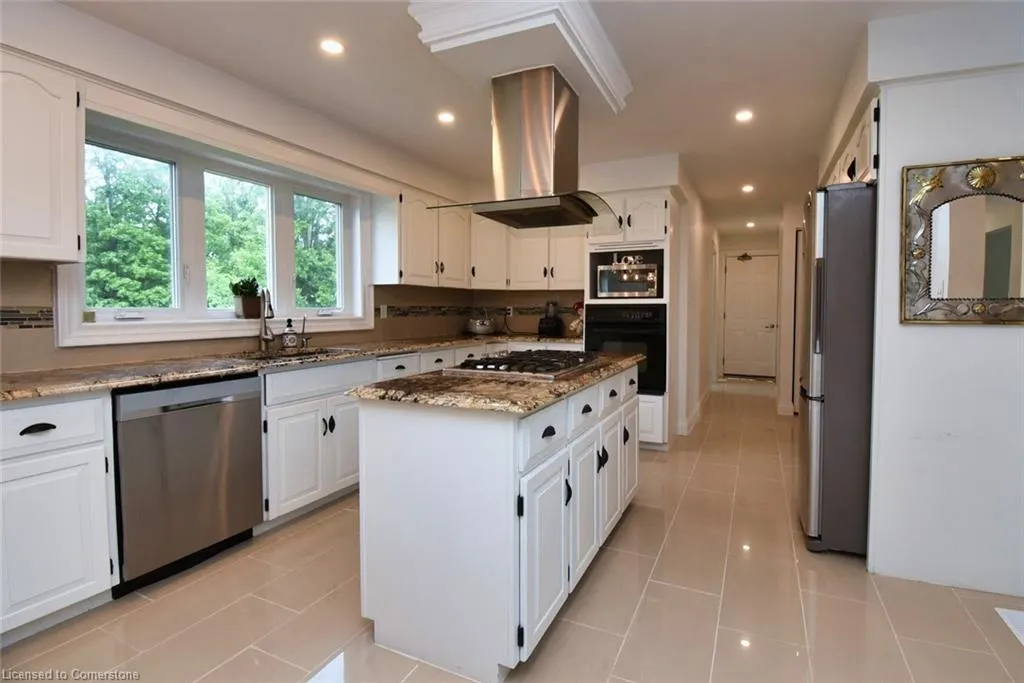 237 Highland Road E