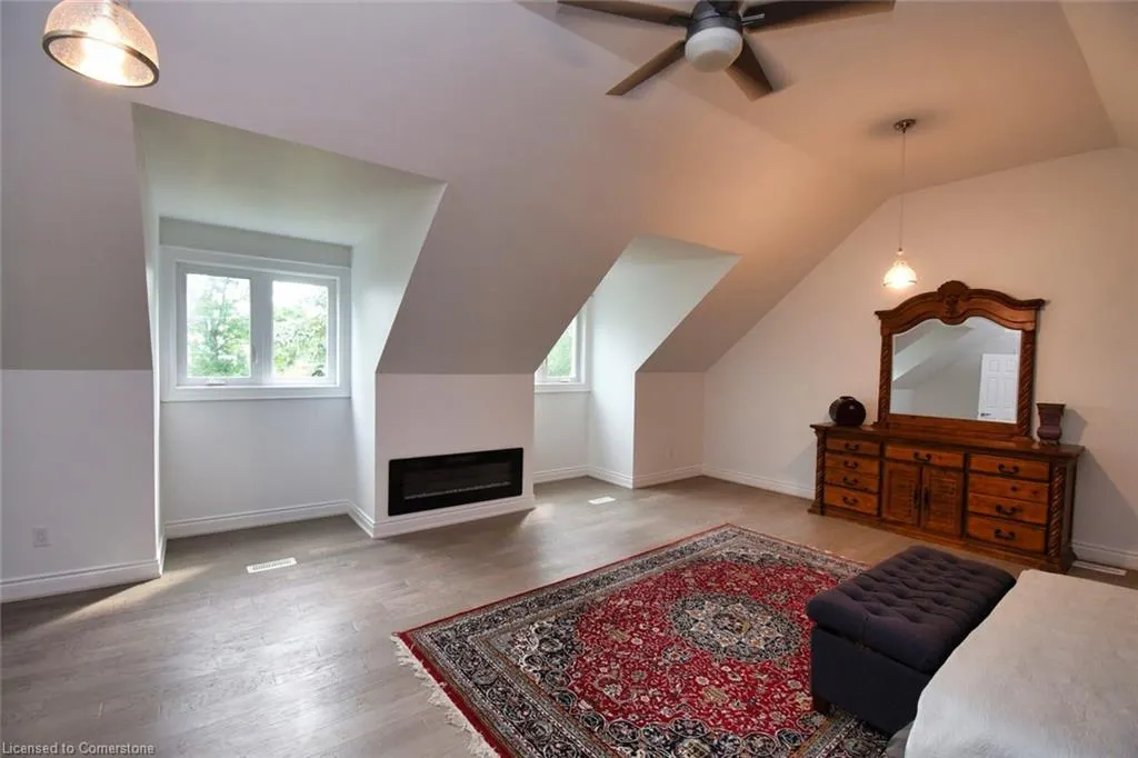 237 Highland Road E