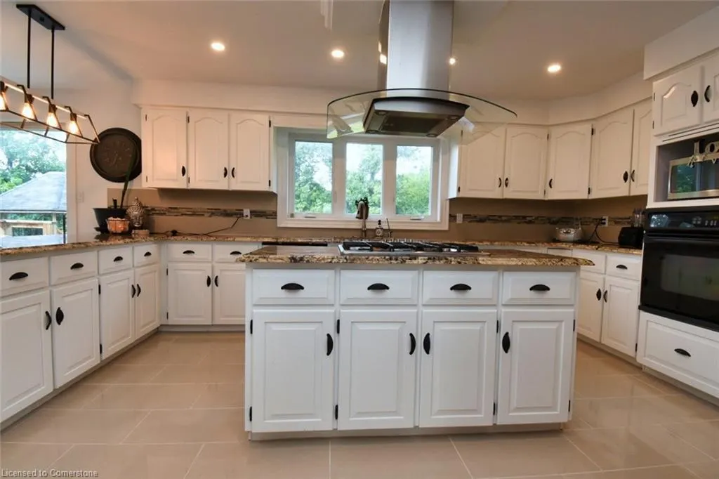 237 Highland Road E