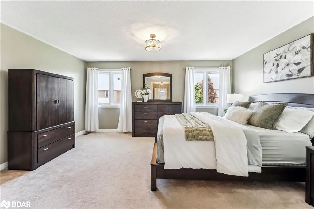 1186 Ezard Crescent