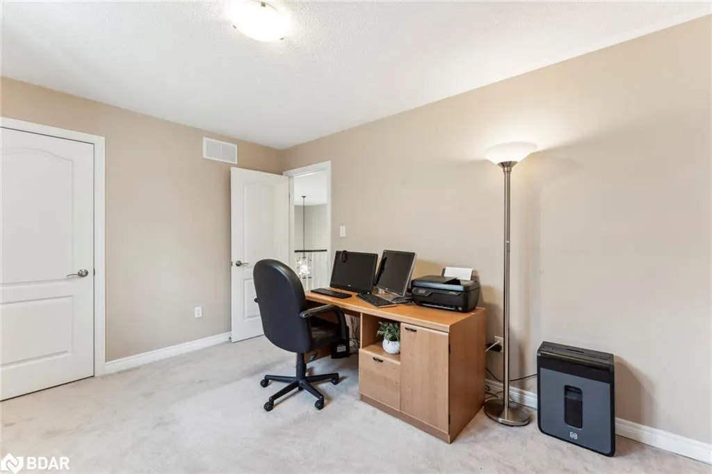 1186 Ezard Crescent