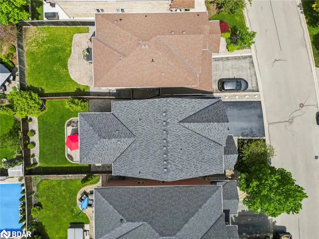1186 Ezard Crescent