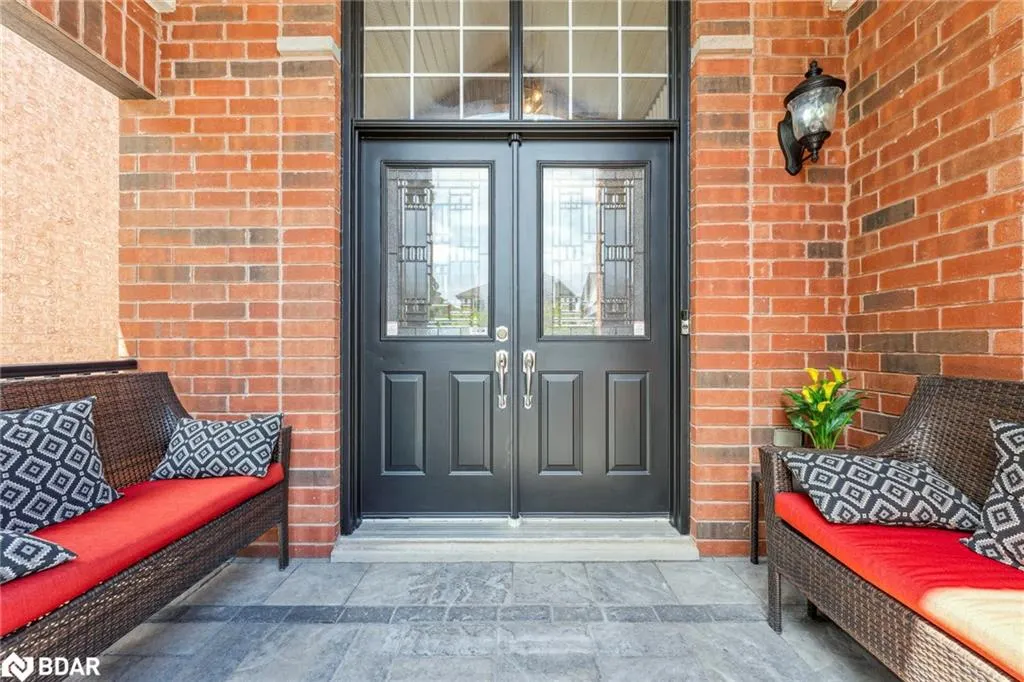 1186 Ezard Crescent