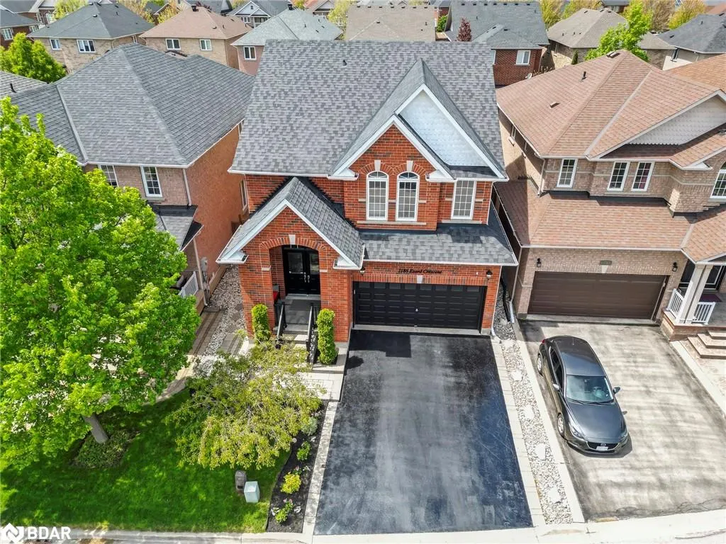 1186 Ezard Crescent