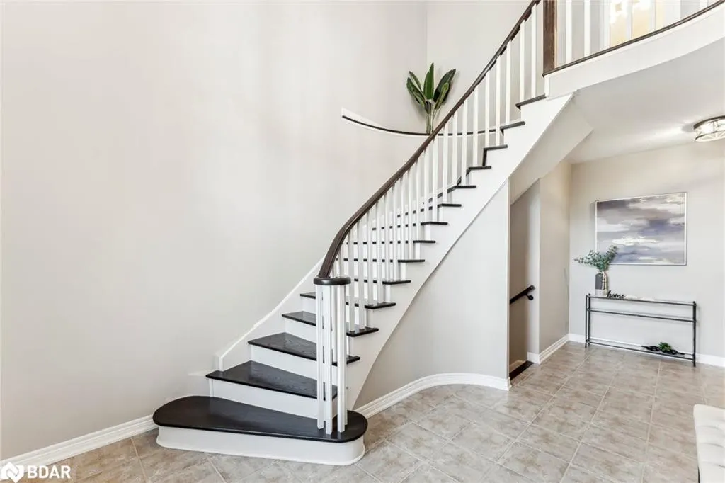 1186 Ezard Crescent