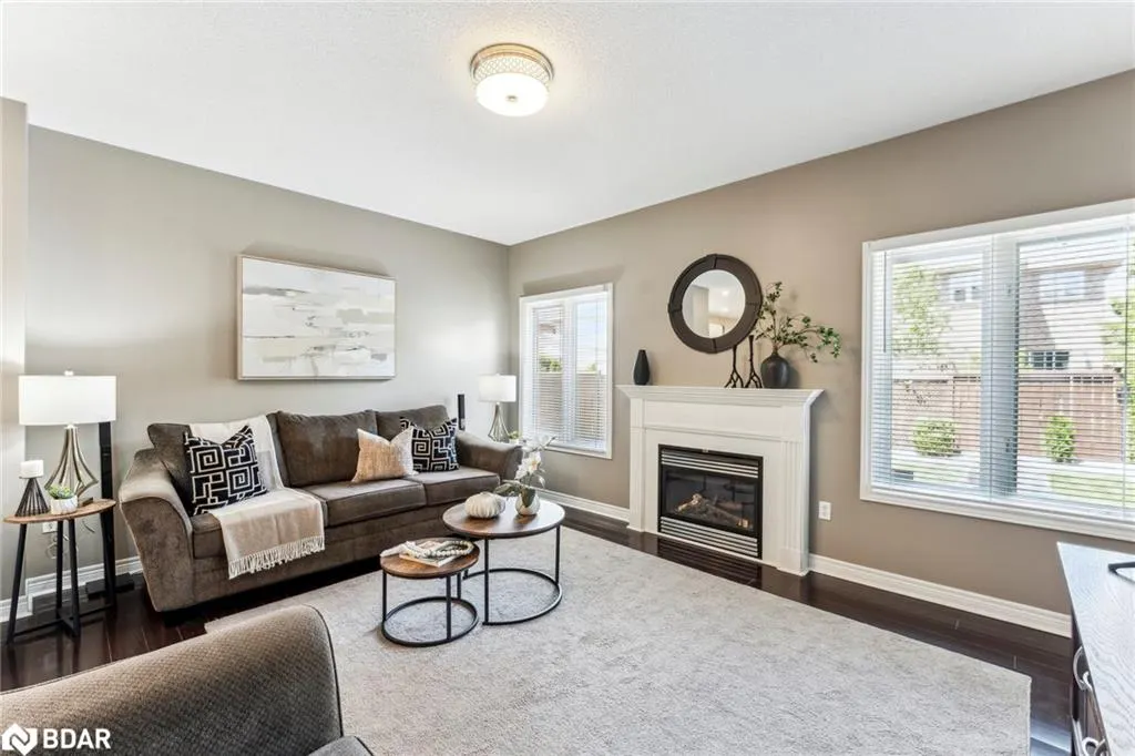 1186 Ezard Crescent