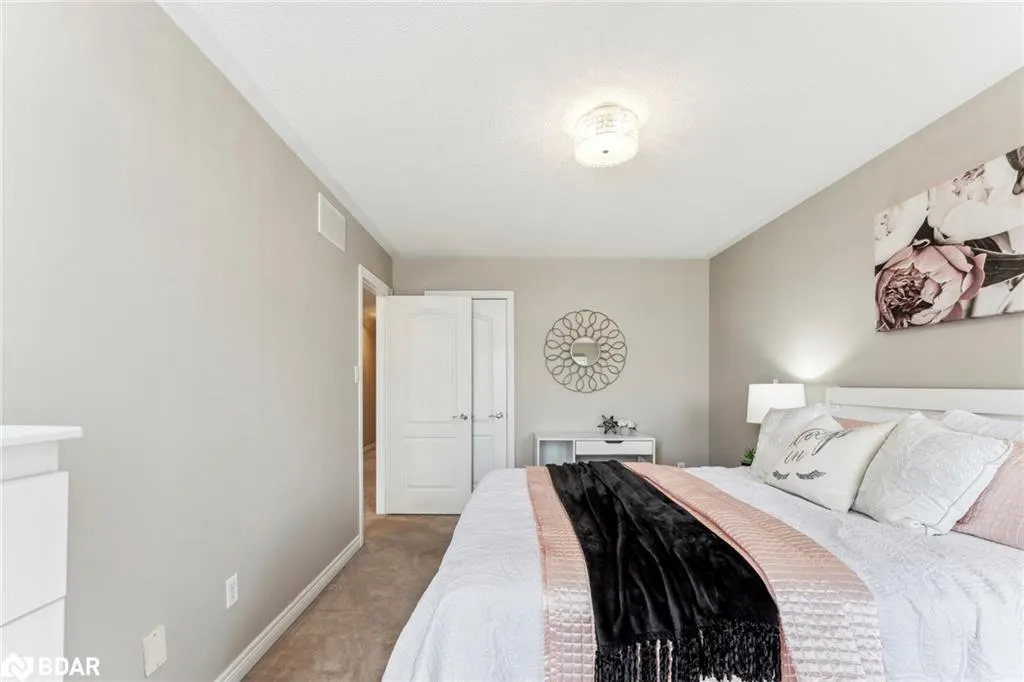 1186 Ezard Crescent