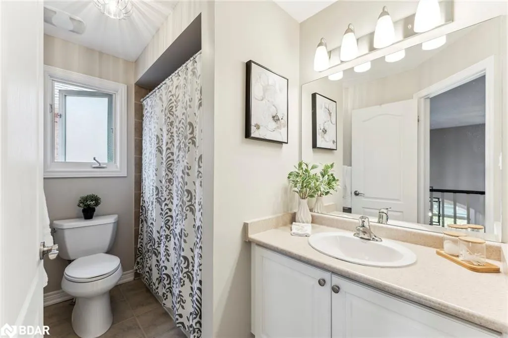 1186 Ezard Crescent