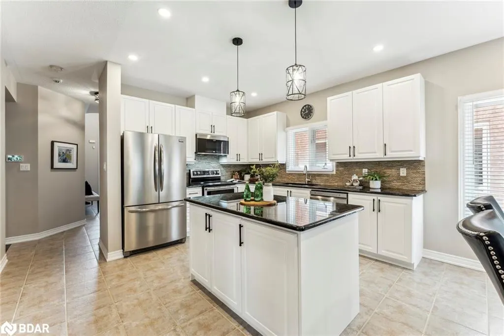 1186 Ezard Crescent