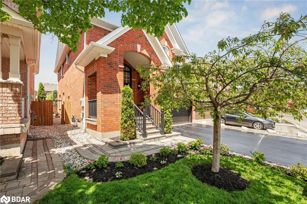 1186 Ezard Crescent