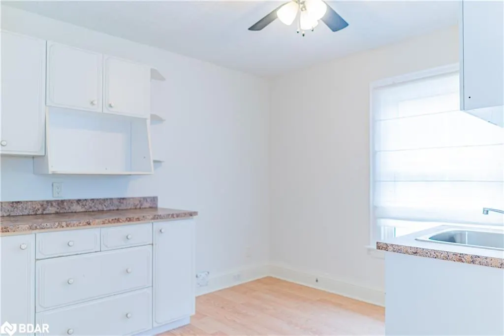 153 Colborne Street W