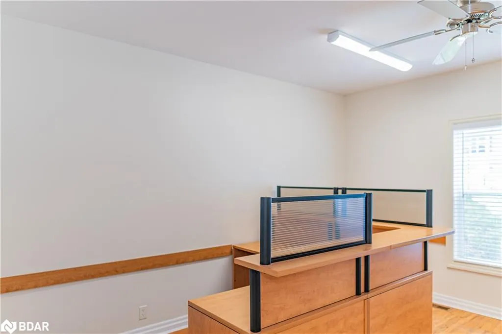 153 Colborne Street W