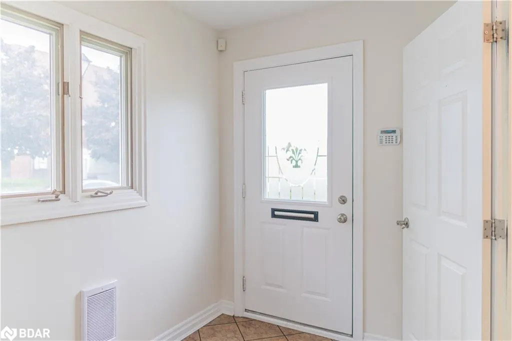 153 Colborne Street W