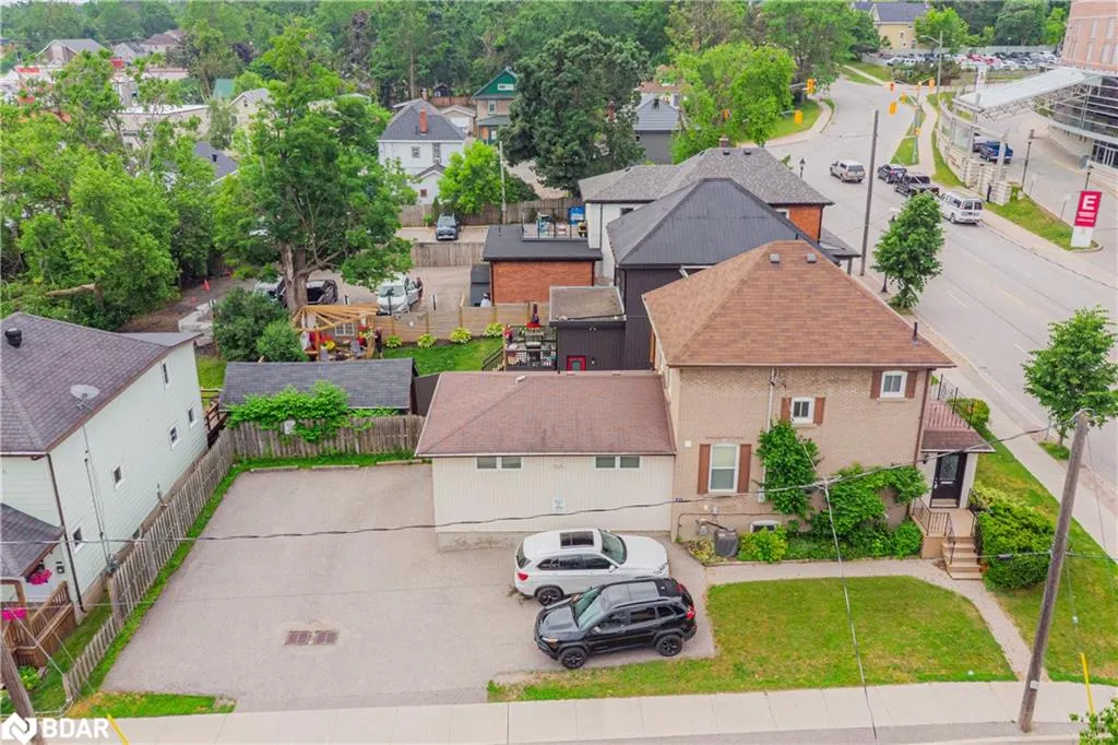 153 Colborne Street W