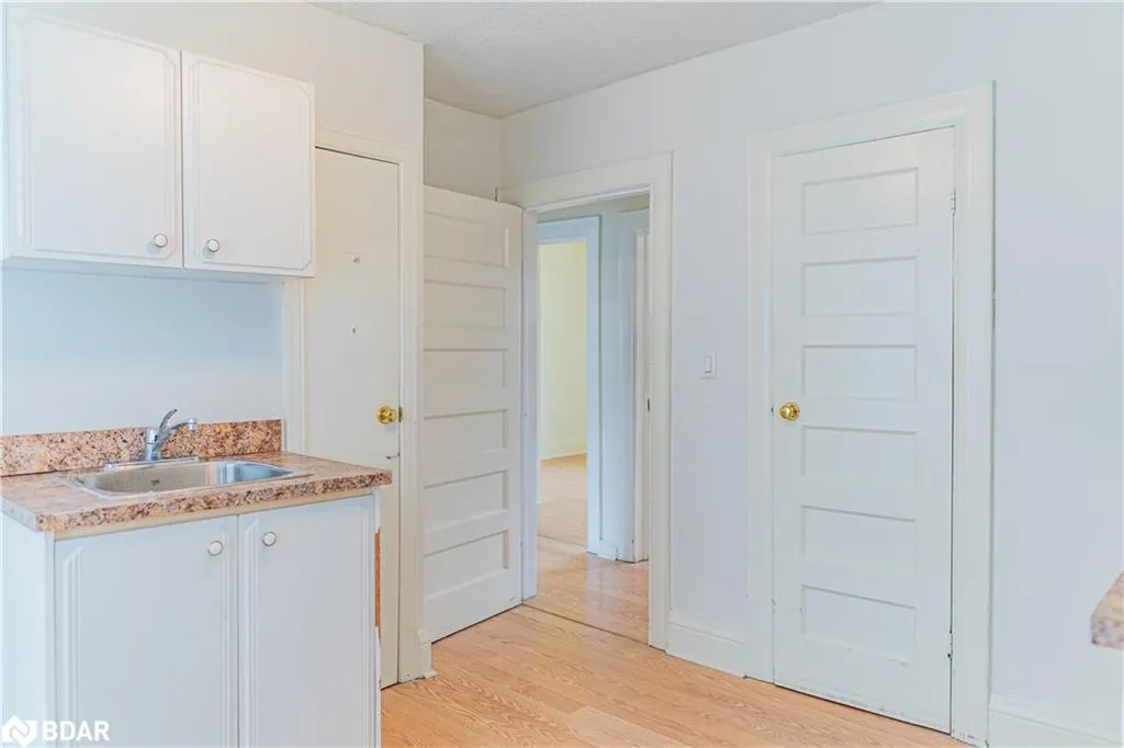 153 Colborne Street W