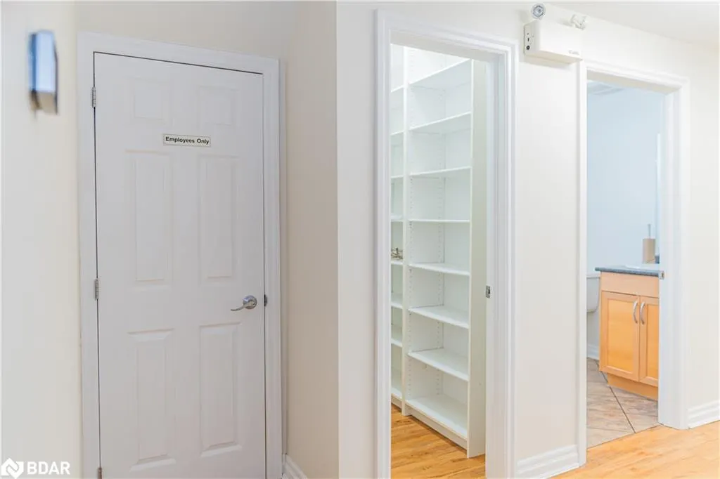 153 Colborne Street W