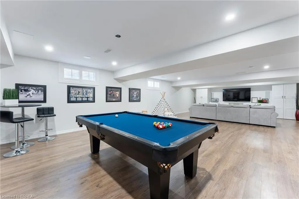 2 Masters Lane