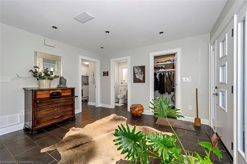 8495 Appleby Line