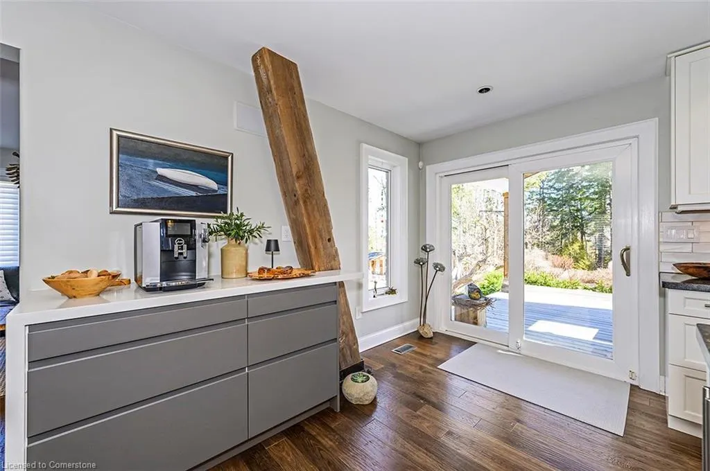 8495 Appleby Line