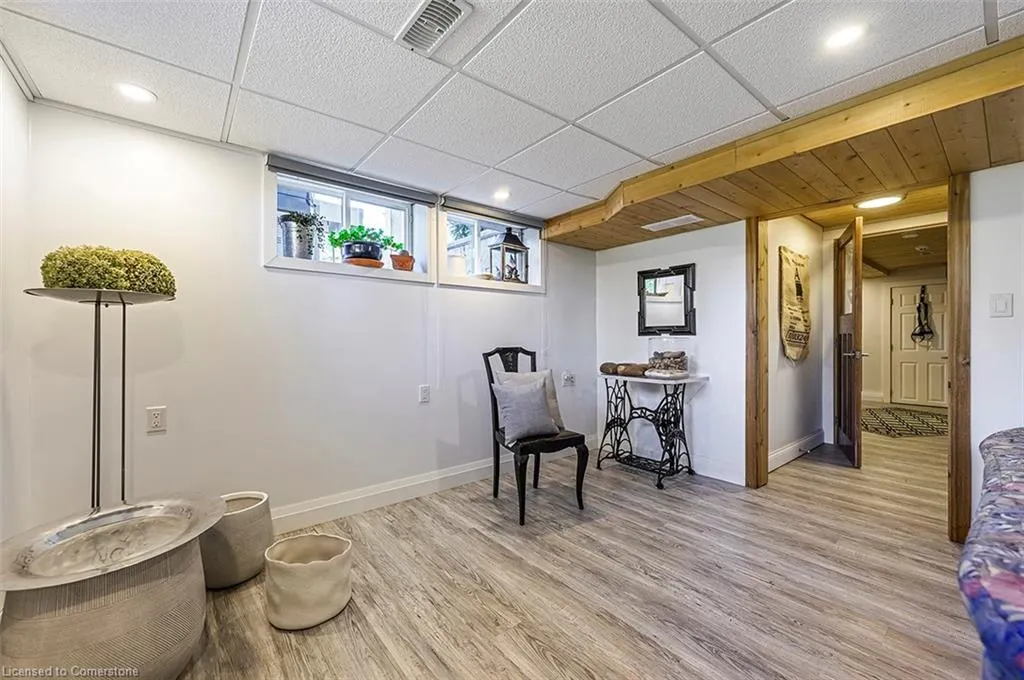 8495 Appleby Line