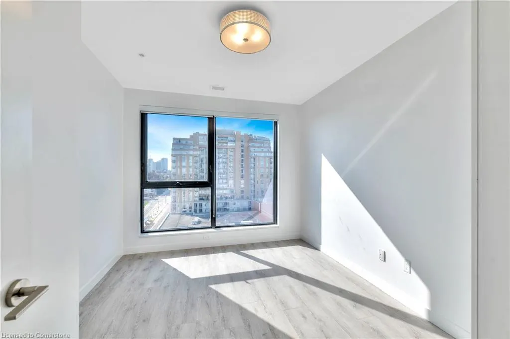 181 King Street S, #914