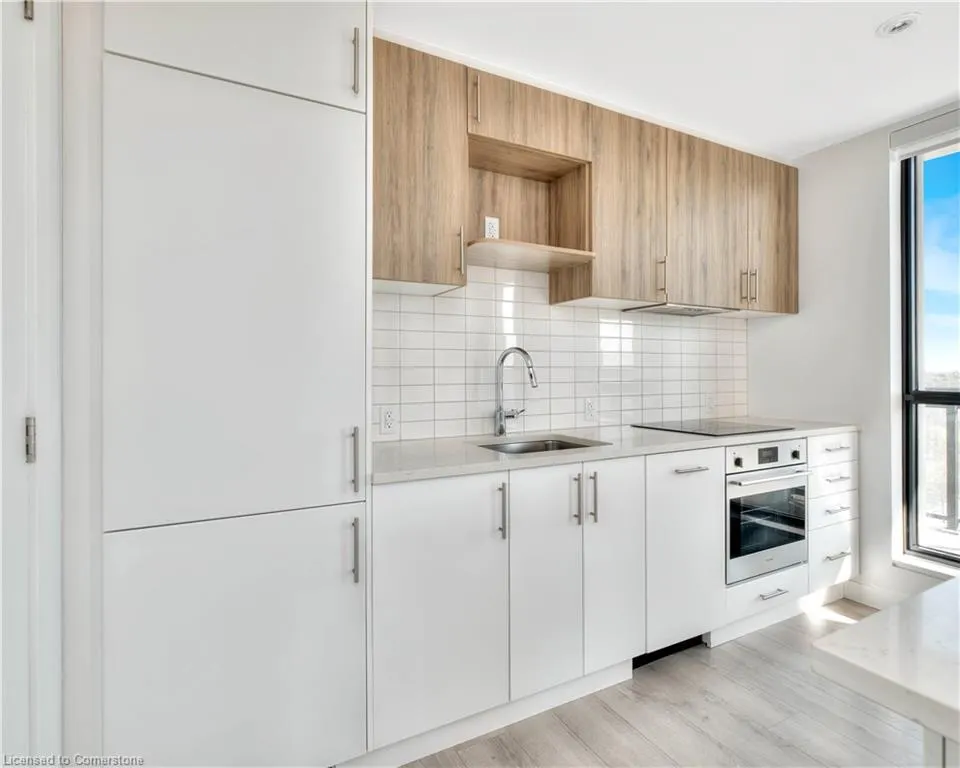 181 King Street S, #914