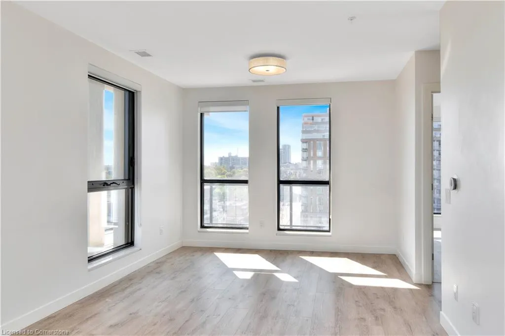 181 King Street S, #914